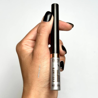 Подводка для глаз Bless Beauty Waterproof Eyeliner Magical Image, 01 Silver, 4.5 мл