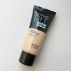 Тональный крем Maybelline Fit Me Matte and Poreless Foundation 105
