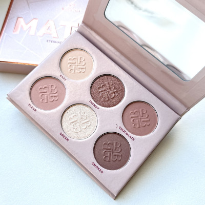 Палетка теней для век Bogenia Match Eyeshadow Palette BG908