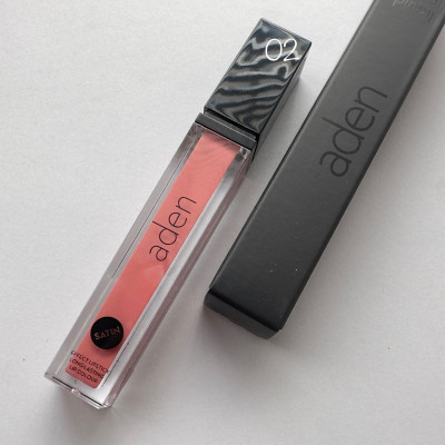 Матовая помада Aden Satin Effect Lipstick No02 Sheer Salamon