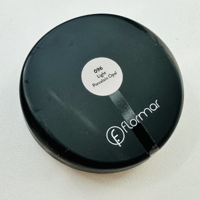 FlorMar COMPACT POWDER пудра компактная 096 LIGHT PORCELAIN OPAL
