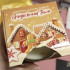 Свеча ароматическая Рождественская в стеклянном подсвечнике Gingerbread Town Bartek, 115 гр (30 ч горения)