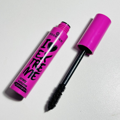 Тушь для ресниц черная ESSENCE I Love Extreme 12ml