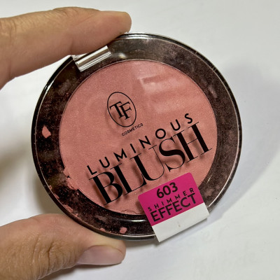 Румяна с шиммер эффектом Triumph LUMINOUS BLUSH CTBL06 603